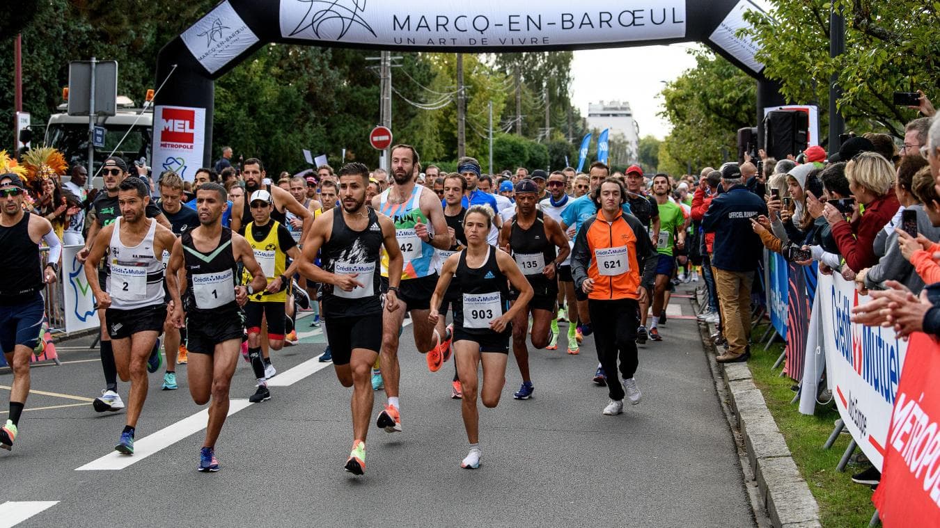 Départ du semi-marathon de Marcq-en-Barœul avenue Foch devant l'Hôtel de Ville